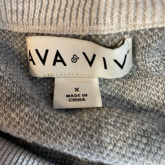 Ava & Viv Gray Animal Print Sweater size 0X - Picture 8 of 9